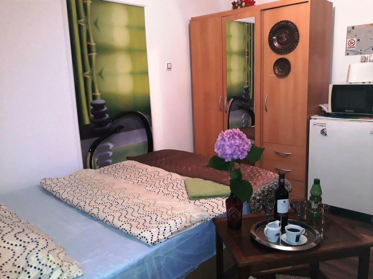 Hostel Pascalis Alesd المظهر الخارجي الصورة