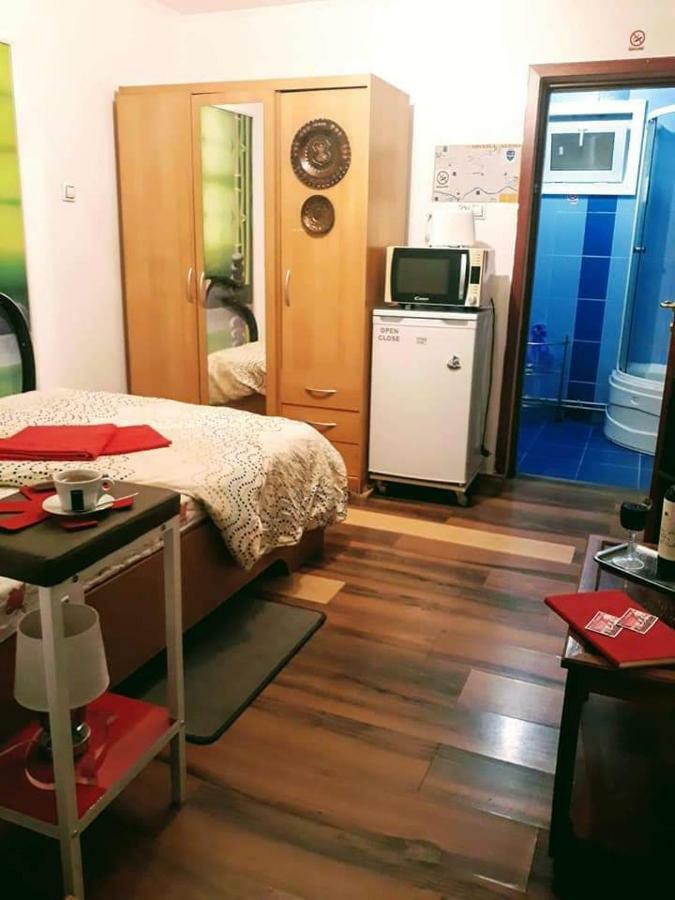 Hostel Pascalis Alesd المظهر الخارجي الصورة